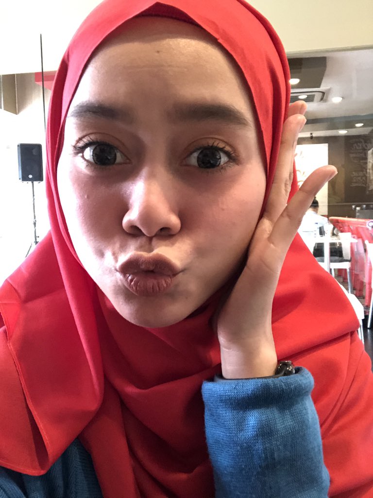 Wahhh kalian uda siap nonton vclip adacerita kahhhh 
#VCLestyAdaCeritaOnYoutube