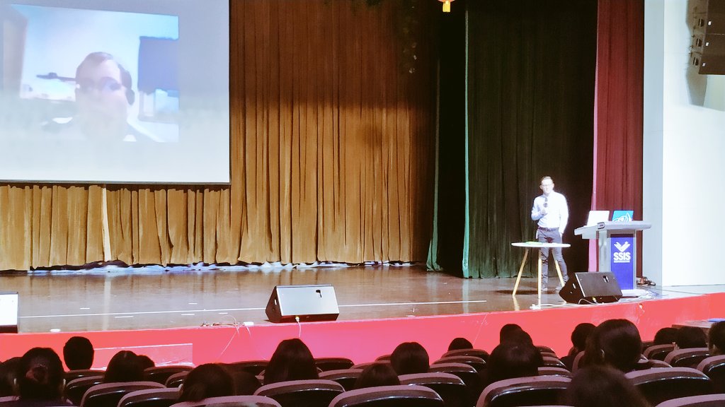 OrTwoDeeTwo's tweet photo. @mattives_ educating #SSISLearns about the good the bad and the ugly of #internetchallenges #Viral trends the history of #memes like #TrashTag https://t.co/azRrU04jkM