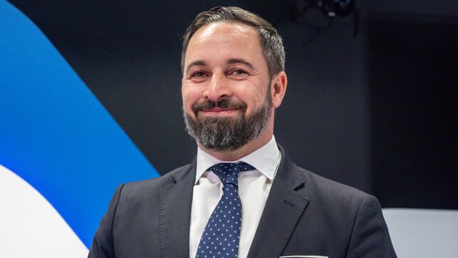 eldiarioes's tweet photo. INVESTIGACIÓN | El año de Abascal al frente de una fundación pública: 82.000 euros de sueldo y ningún proyecto realizado https://t.co/cUWxPx2zp6 Por @Sofi_pm https://t.co/BkK55mFKyc