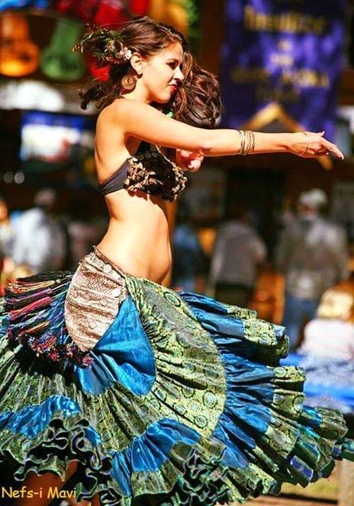 Dünya dönüyor, ben de dönüyorum.
Allah ahengimizi bozmasın..

G Ü N A Y D I N 🍀🙋

Neyzen Tevfik