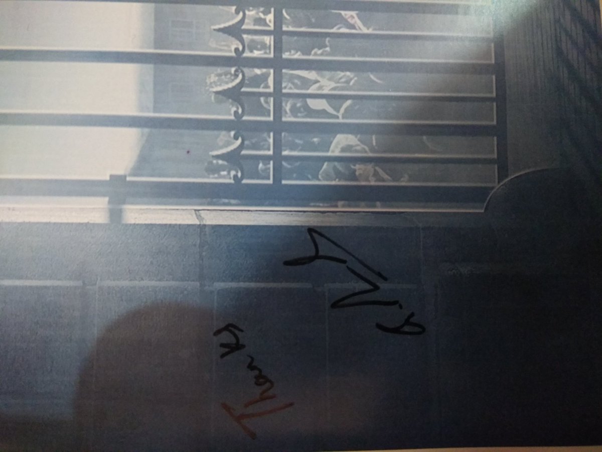 Mathan97's tweet image. Thank you @sunpictures for giving this poster. #pettacontest #pettaautographedposter #luckywinner. Petta director @karthiksubbaraj and Music director @anirudhofficial autographs ✍️🔥.