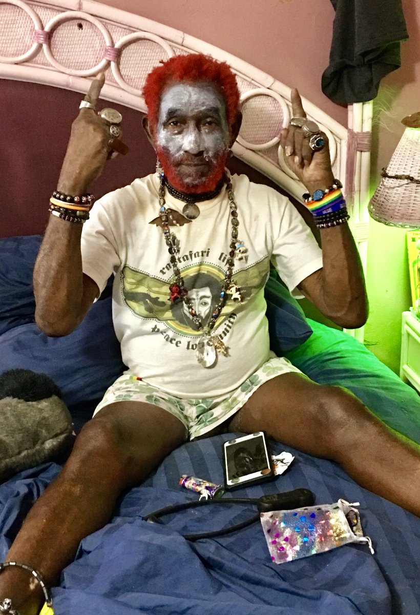 I KNOW I AM MAD!😜 BUT YOU HAVE TO BE MAD TO CREATE MAD MUSIC 😆 #leescratchperry #dubmusic  #Reggae #Reggaemusic