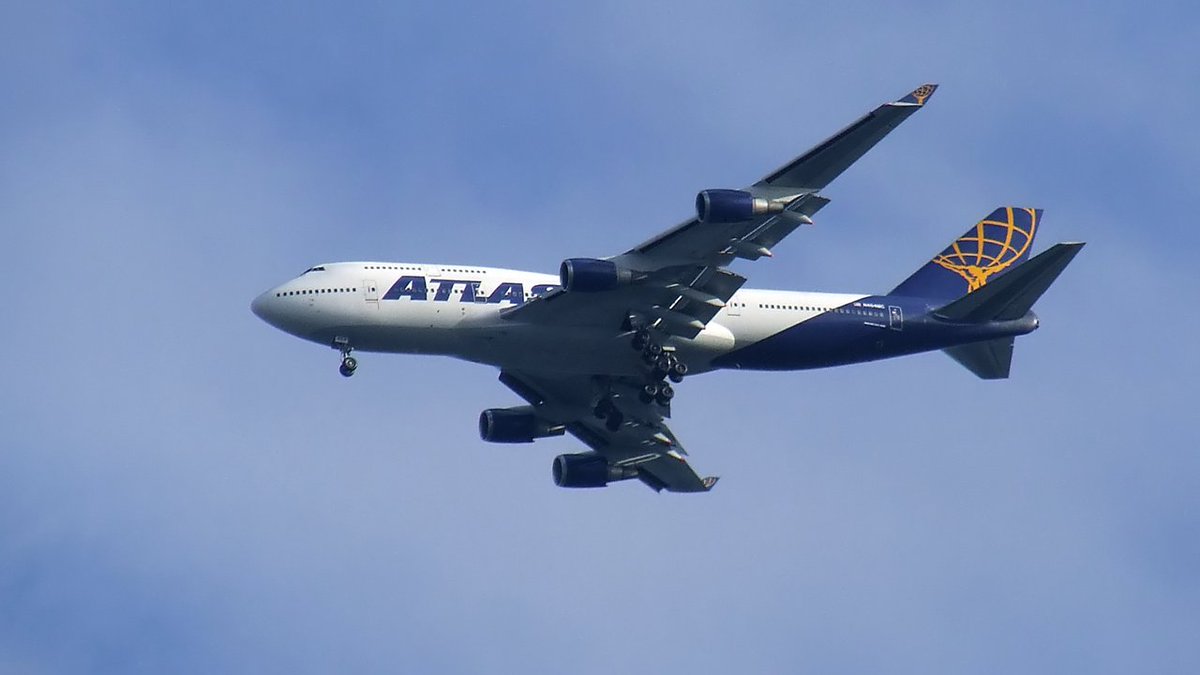 A3803's tweet photo. Jumbo am Morgen, ein schöner Anblick. #AtlasAir #GRKTXL #TXL #B747 #N464MC https://t.co/N79bOjwCt2