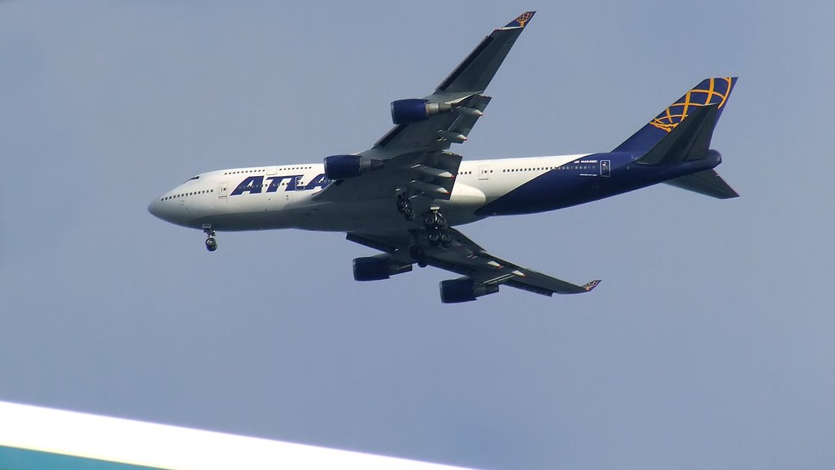 A3803's tweet photo. Jumbo am Morgen, ein schöner Anblick. #AtlasAir #GRKTXL #TXL #B747 #N464MC https://t.co/N79bOjwCt2
