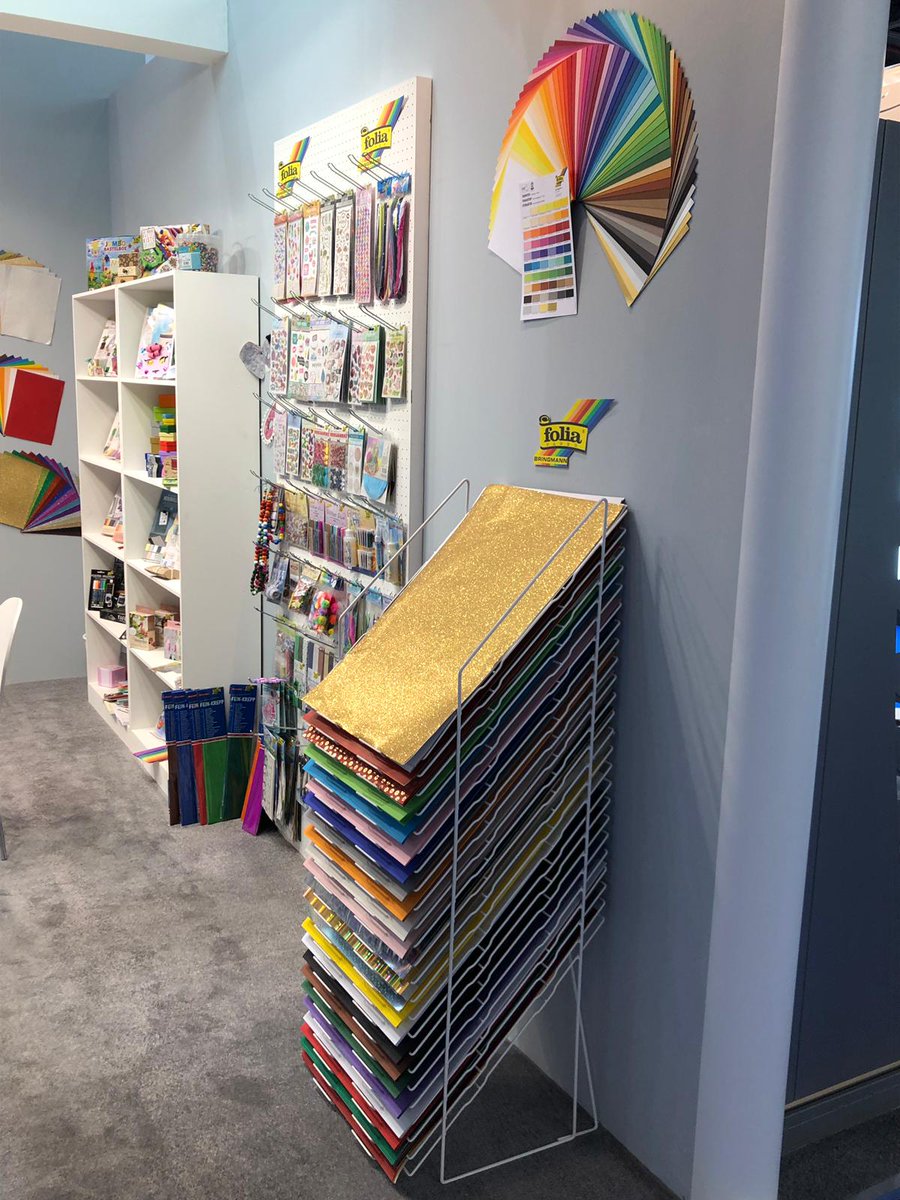 Folia_Bringmann's tweet photo. Aktueller Messeauftritt auf der #Paperworld in #Dubai. Spannender Markt mit interessanten Gesprächen.

#folia #diy #basteln #kreativ #messe #neuheiten #papier https://t.co/hF4gZ7h2Zm