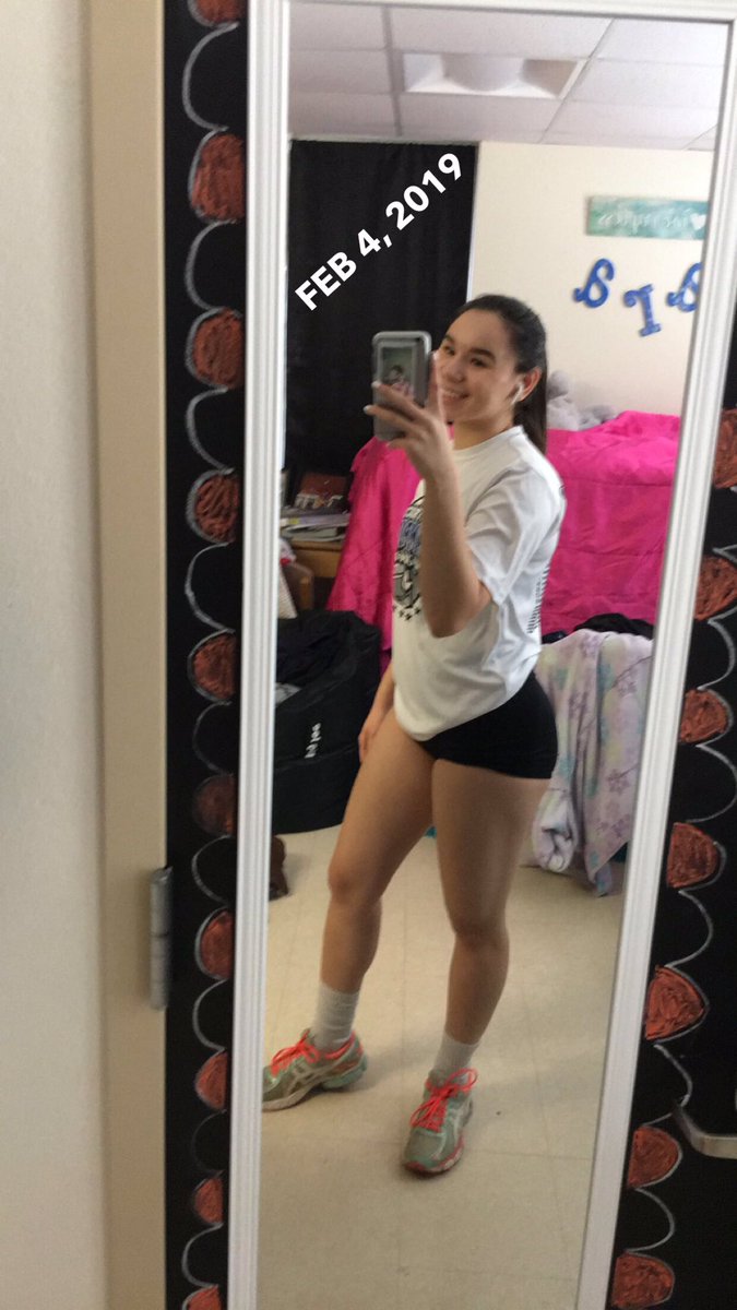 jackillin09's tweet photo. From senior year to now... volleyball ily <3 https://t.co/pscpKqqNGn