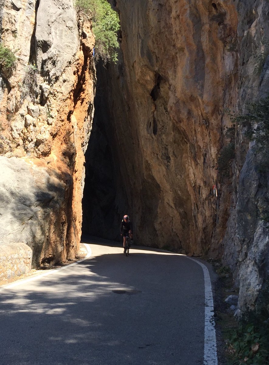 Jenlewis20's tweet photo. An amazing 5 days of cycling in Mallorca. What a beautiful place 😍Ticked off some #bucketlistclimbs too! #sacalobra #puigmajor #capdeformentor #cyclingholidays #mallorcacycling #cyclingmallorca #grimpeurs #womenscycling #morewomenonbikes @mallorcarocks @mallorcacycling https://t.co/9KVhgiJ8oi