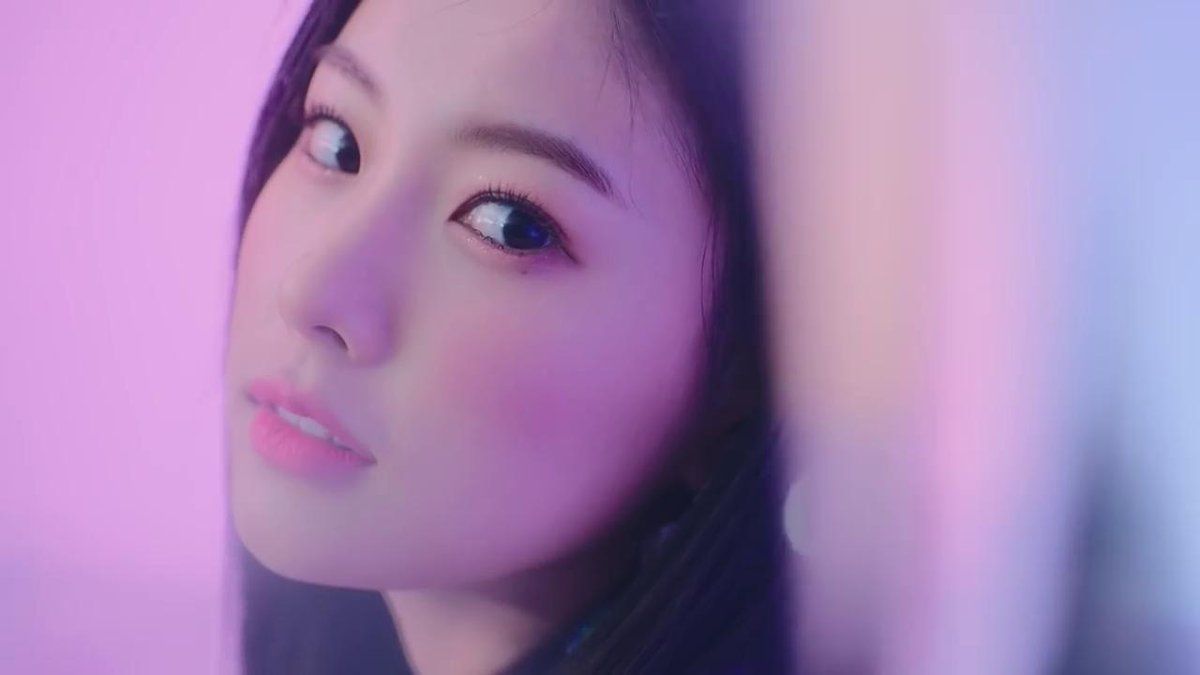 BLOOMIZ_lex's tweet photo. WHERE THE HEART*IZ Pt. 2

Yujin - Nako - Eunbi - Hyewon

#IZONE #KoreanComeback #HEARTIZ https://t.co/oYOZsqS4V4