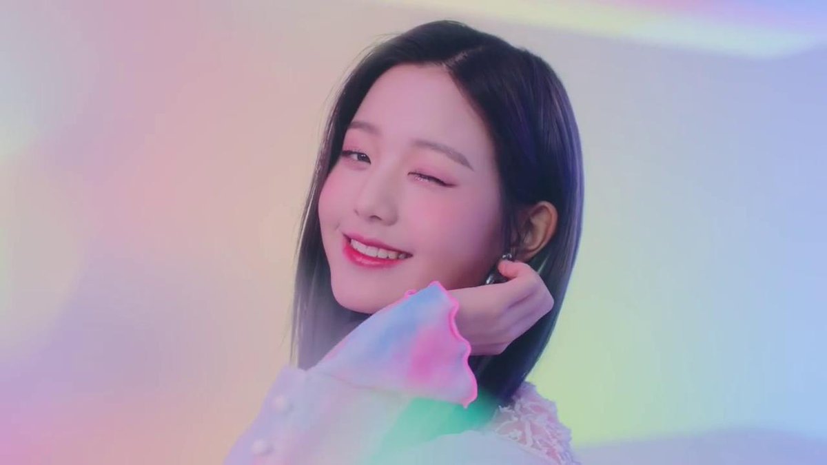 BLOOMIZ_lex's tweet photo. WHERE THE HEART*IZ Pt. 1

Wonyoung - Sakura - Yuri - Yena

#IZONE #KoreanComeback #HEARTIZ https://t.co/lSiNTeFENq