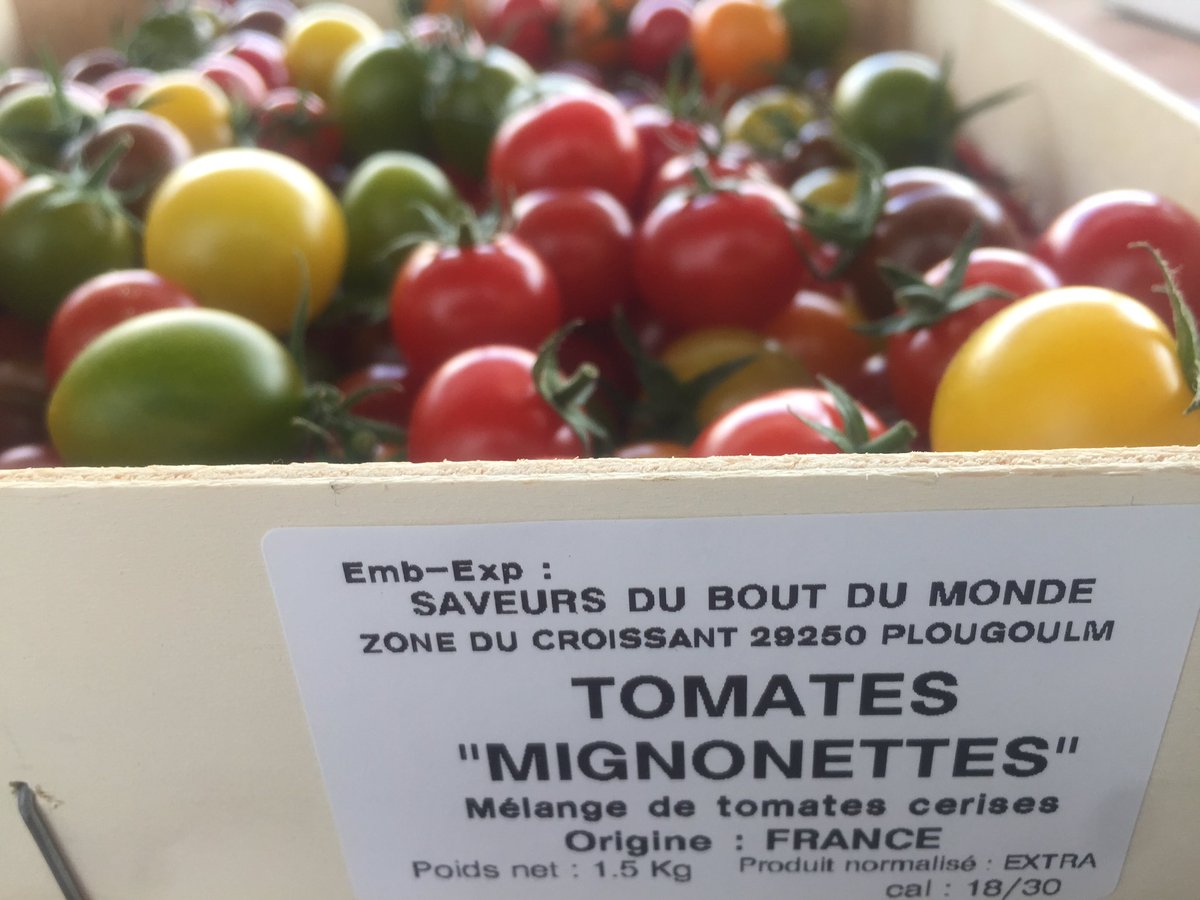FirstChoiceVeg's tweet photo. MIGNONETTE TOMATOES very small cherry tomatoes so sweet just delicious,beautiful array of colours sold by the box (1.5kg) #sweetcherrytomatoes #wonderfulcolours #tomatoes #tomato #frenchcherrytomatoes #foodporn @GauthierSoho @chef_chantelle @thechefsforum @DunkyJP @theneary1971 https://t.co/ZMGaJpdOWY