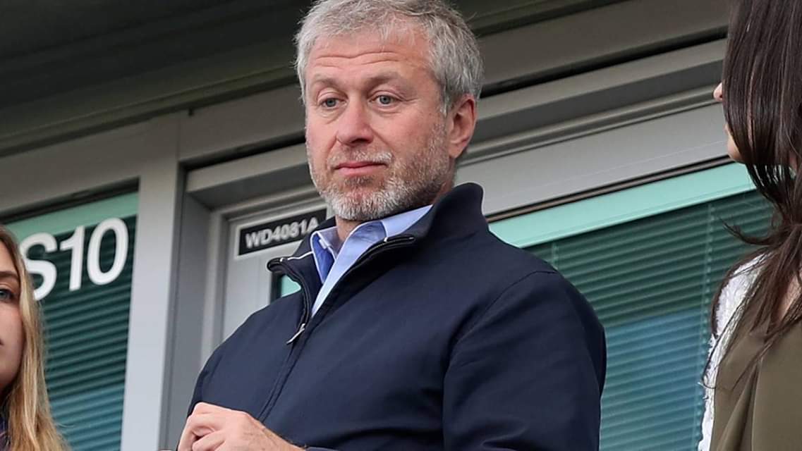 jacobOwusu17's tweet photo. Roman Abramovich is understood to have an Israeli passport which allows him to visit the UK for 6 months without a visa but he has ‘withdrawn’ plans to rebuild Stamford Bridge. (Times) 

#CFC #WhereIsRoman https://t.co/fCaXajVaPC