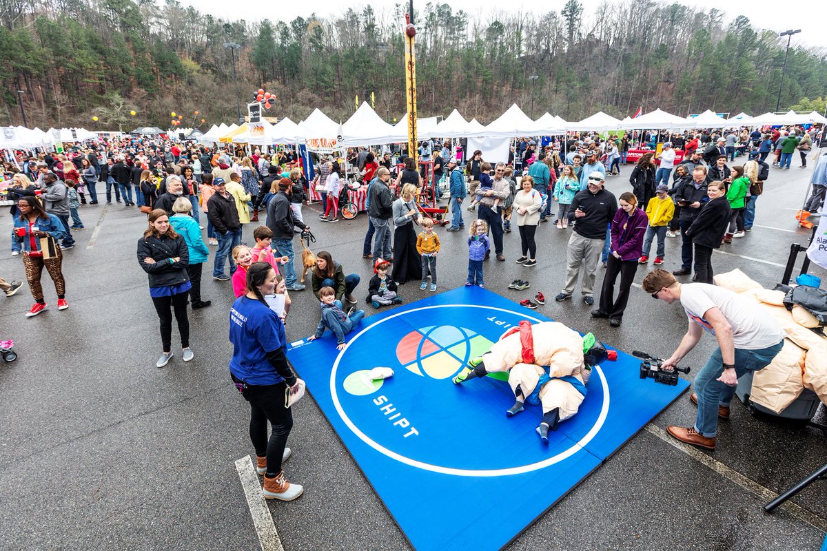 TheWorldGames's tweet image. How cool is the new van - The World Games 2021 Experience delivered by @Shipt 😍😍😍

Read more about it's first stop at the 15th Annual MortgageBanc Chili Cook-Off ➡️theworldgames.org/news/The-World…

#RoadtoBHM #WeAreTheWorldGames #TWG2021 @TWG2021BHM