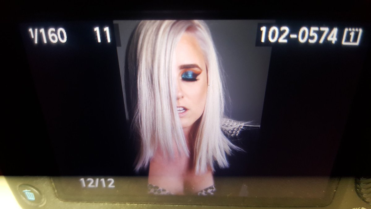 crizistern's tweet photo. #newstuffinprogress 💥😄🎀😁
am Montag startet das größte Shooting aller Zeiten 😍!! 
📸Raimund Verspohl 
💅💄Nina Krüger 
💥Lichtschmiede München https://t.co/QGypfkBA0L