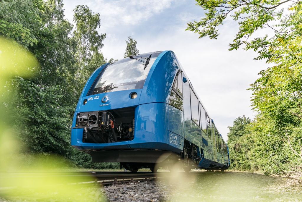 AlstomDACH's tweet photo. Weil unsere Regionalzüge die #Mobilität der Zukunft sind. Weltweit. https://t.co/fcnYu2QscM https://t.co/NHpzIaWnwu