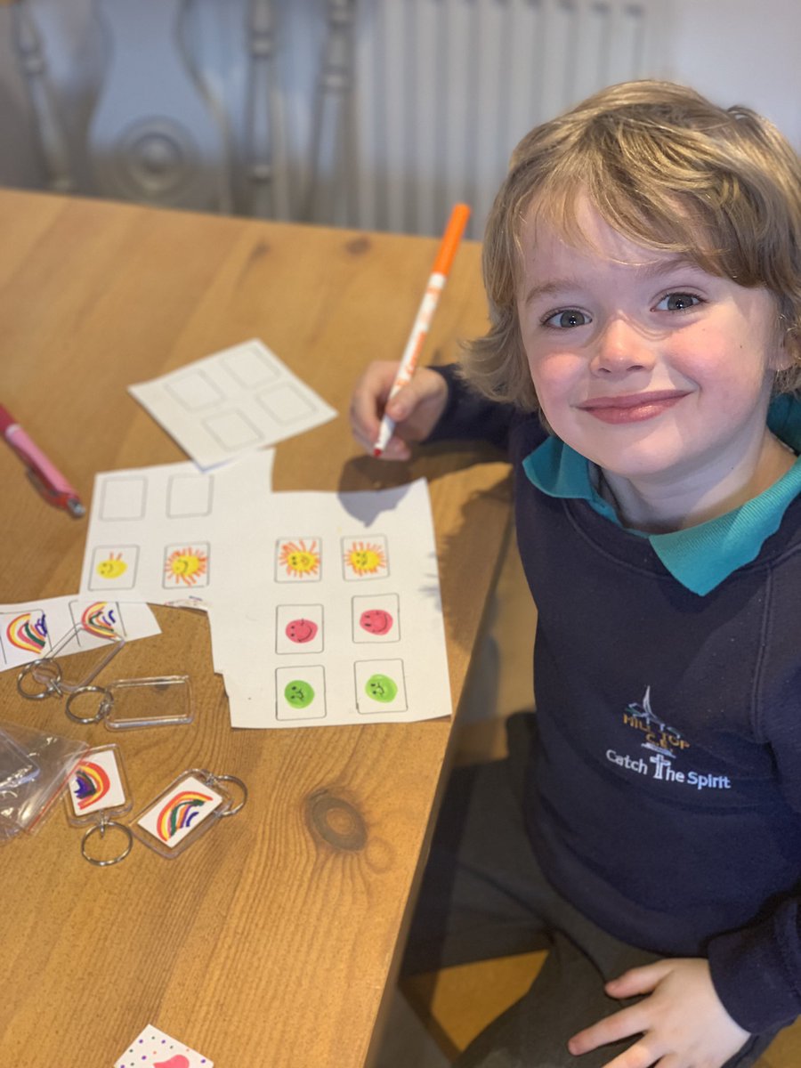 LoraBeeeee's tweet photo. Ralphy in Reception has made £13 by selling homemade key rings to his family and friends #Double5poundsin5days #cashforkids #RadioAire #Entrepreneuralskills  @HillTopCE https://t.co/rz2GGmTuMc