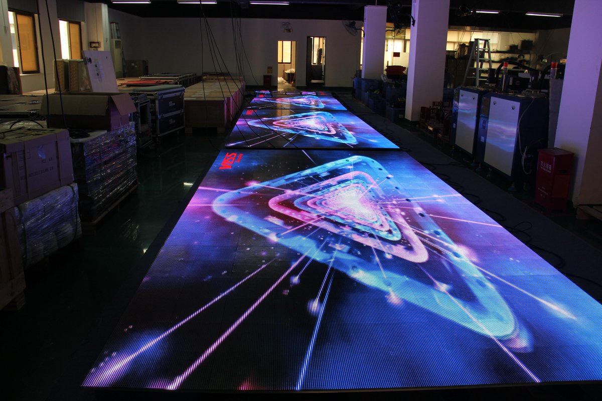 VISSDisplay tweet picture