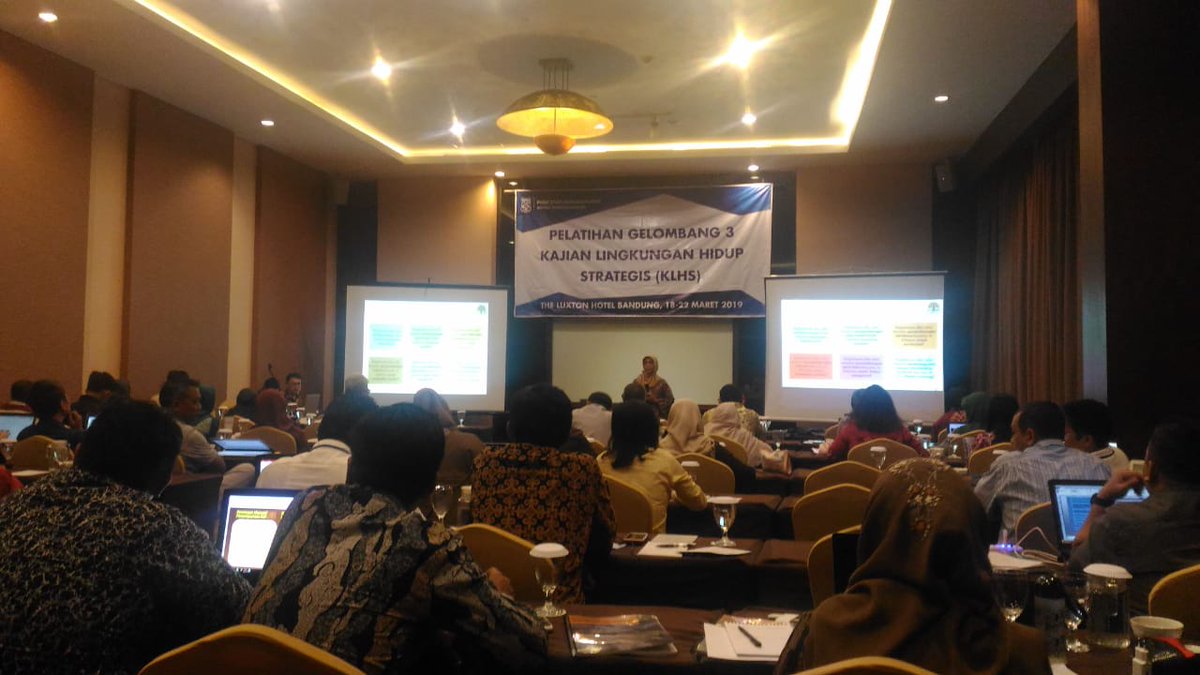 KLHSRPJMD's tweet photo. Pelatihan Sosialisasi Permendagri No. 7 Tahun 2018 tentang pembuatan dan Pelaksanaan KLHS dalam Penyusunan Rencana Pembangunan yang dihadiri oleh @Kemendagri_RI  Bangda, @KLHK @atr_bpn dan @itbofficial , Senin, 18 Maret 2019 di The Luxton Hotel, Canaveral Meeting Room Lantai 2 https://t.co/2fLk24yfau