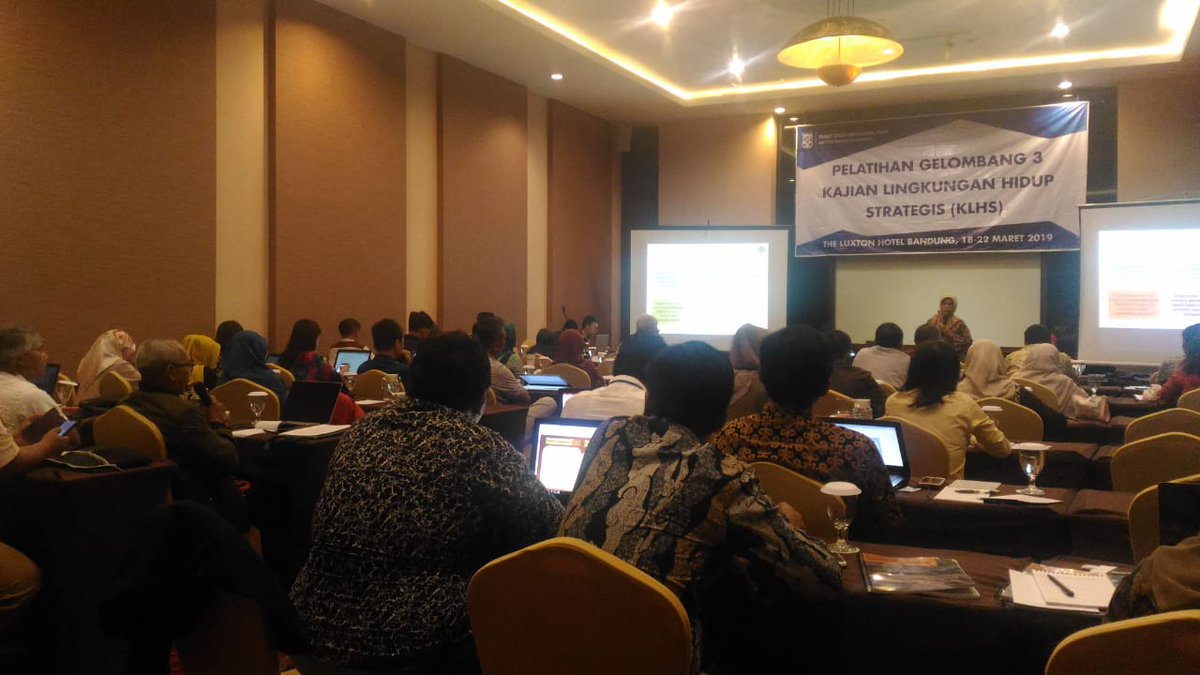 KLHSRPJMD's tweet photo. Pelatihan Sosialisasi Permendagri No. 7 Tahun 2018 tentang pembuatan dan Pelaksanaan KLHS dalam Penyusunan Rencana Pembangunan yang dihadiri oleh @Kemendagri_RI  Bangda, @KLHK @atr_bpn dan @itbofficial , Senin, 18 Maret 2019 di The Luxton Hotel, Canaveral Meeting Room Lantai 2 https://t.co/2fLk24yfau