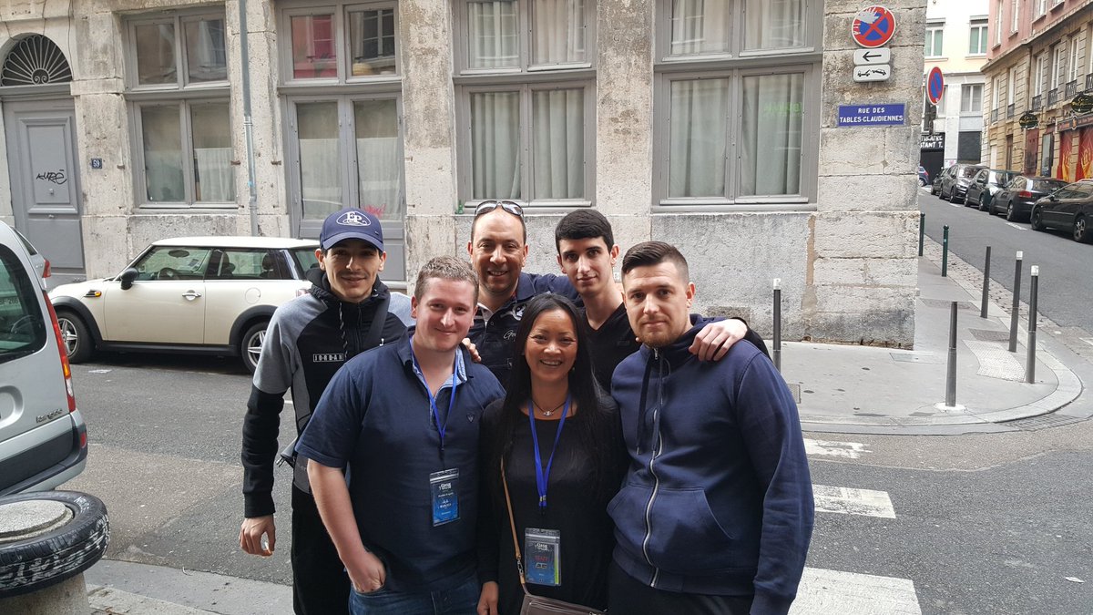 C'était magique une finale de fou bravo les gars <a href="/Mick_ima/">BK Mick</a> <a href="/BKKT10/">Bkk_T</a> @PigoisRemy <a href="/bk_aniss/">AniSs_Bk</a> @xant <a href="/BunkerEsport/">Bunker E-sport</a> pour ses 3 jours pleins de souvenirs au <a href="/MeltdownLyon/">Meltdown Lyon</a> fière de vous lol