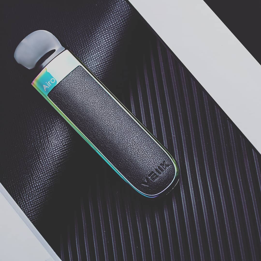 everzontech's tweet photo. Meet VEIIK Airo Pod Starter Kit 360mAh
-Built-in 360mah battery
-2ml capacity
-Power LED light indicator
Which color you will pick?
.
https://t.co/uXhYr7921a
#vape #vaper #vapes #vapeon #vapers #vapetricks #vapelife #vapeporn #vapefam #love #fashion #Airo #VEIIK #Veiikairo https://t.co/bT3DVCbvEd