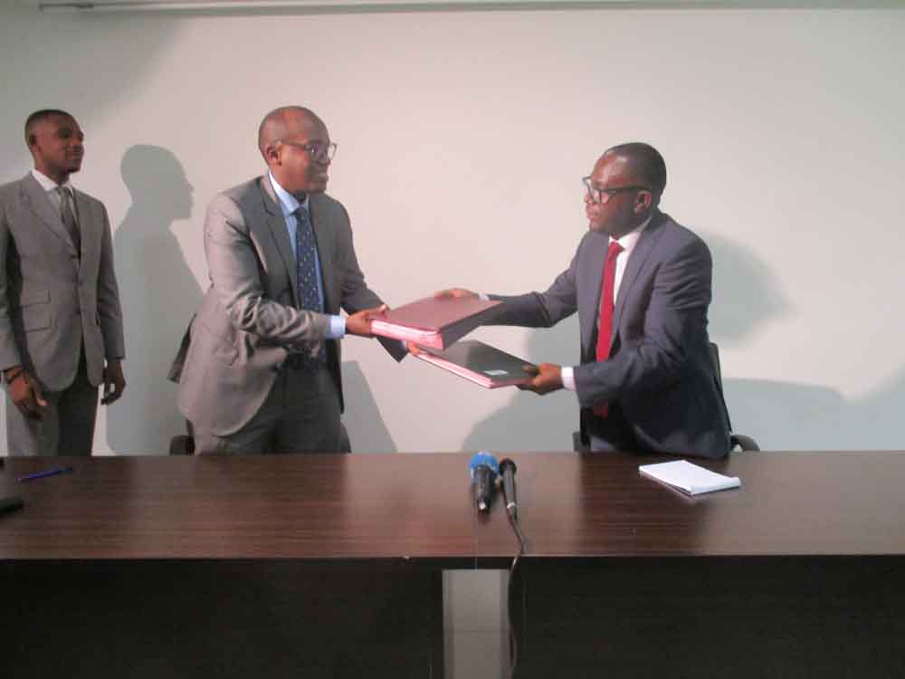 esrirwanda's tweet photo. Le CERGEC et Esri Rwanda Ltd. ont signé une convention de collaboration dans le domaine des Systèmes d’Information Géographique (SIG). https://t.co/6EK4Ezoqjm