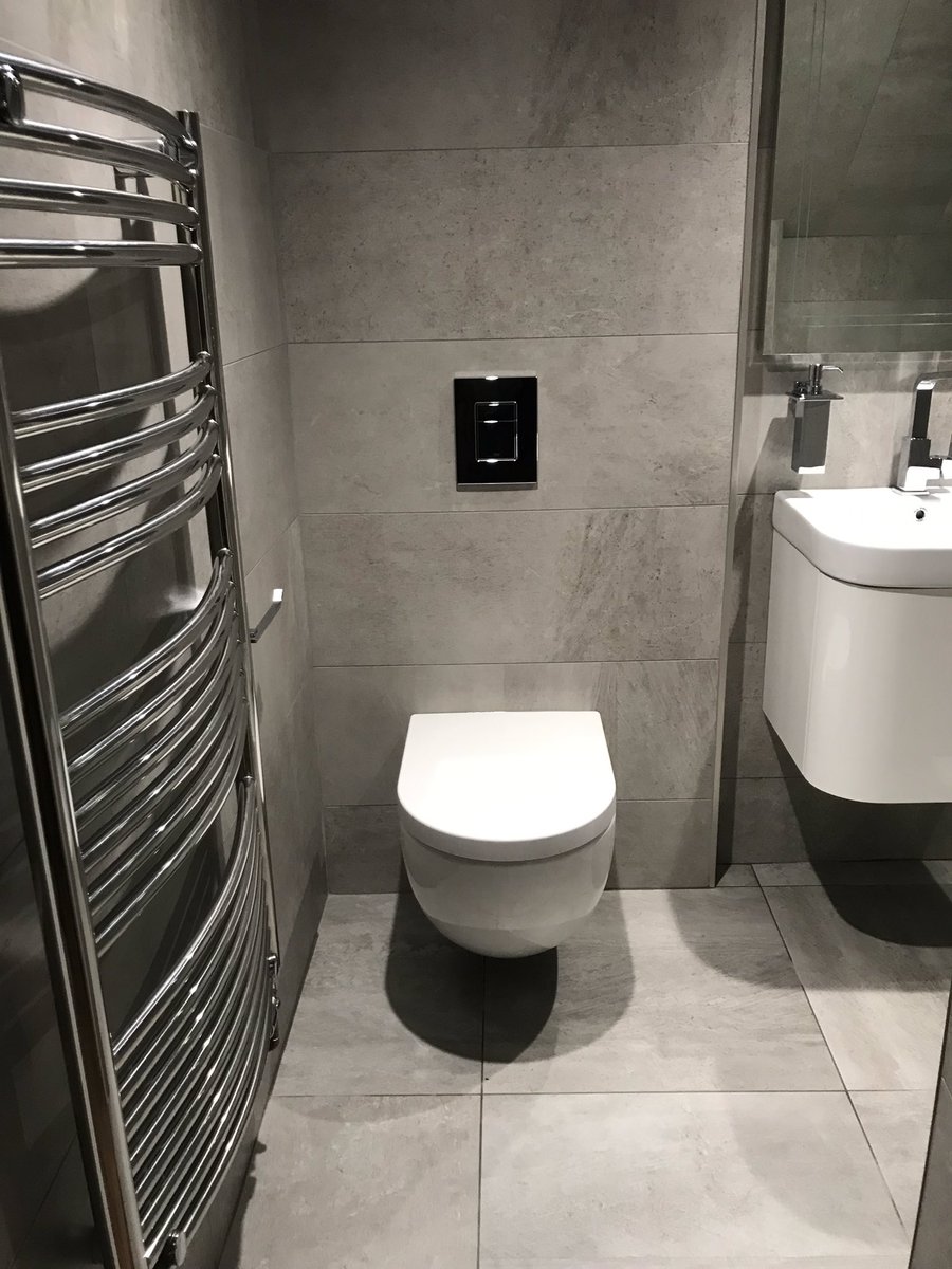 ray_wayne_forex's tweet photo. What you can do in small space, Plug and Chain under stairs shower room. 

#hvpmag #porcelanosa #grohe #aqata #plugandchainbathroomshowroomtaunton #plugandchain #stevebartin #ukpoty #watersafe #bartinplumbingandheatingltd #plumbing #abacusbathrooms #vado https://t.co/A43XfdzDY4