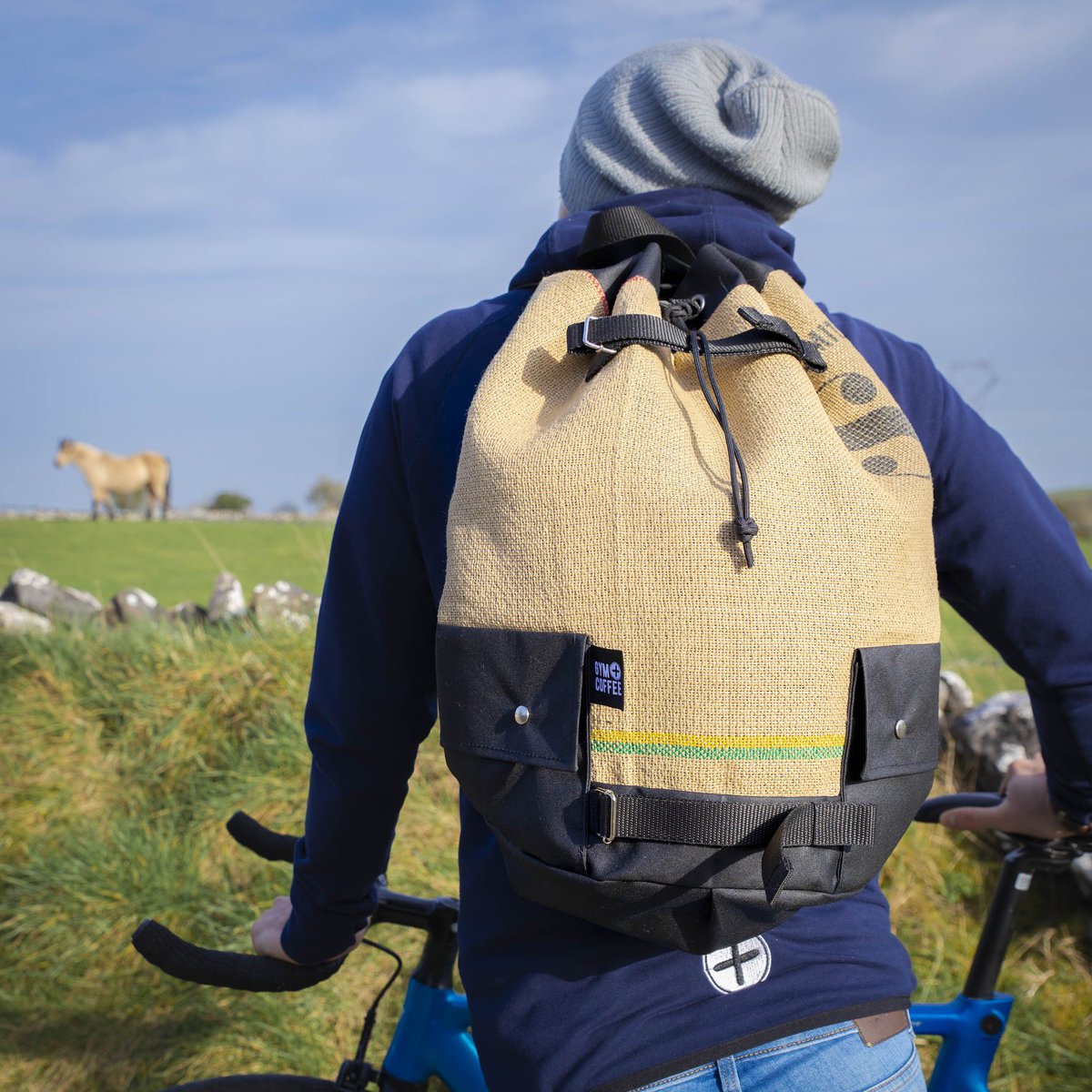 Only a few hours left to enter our #GIVEAWAY for The Duffel Bag 😱 Each bag is unique and made from #upcycled coffee burlap sacks in #Galway! 
Enter your details below to be in with a chance to win 🙌🏻 #MadeInIreland #Handcrafted #IrishDesign 
gympluscoffee.com/pages/win-burl…
