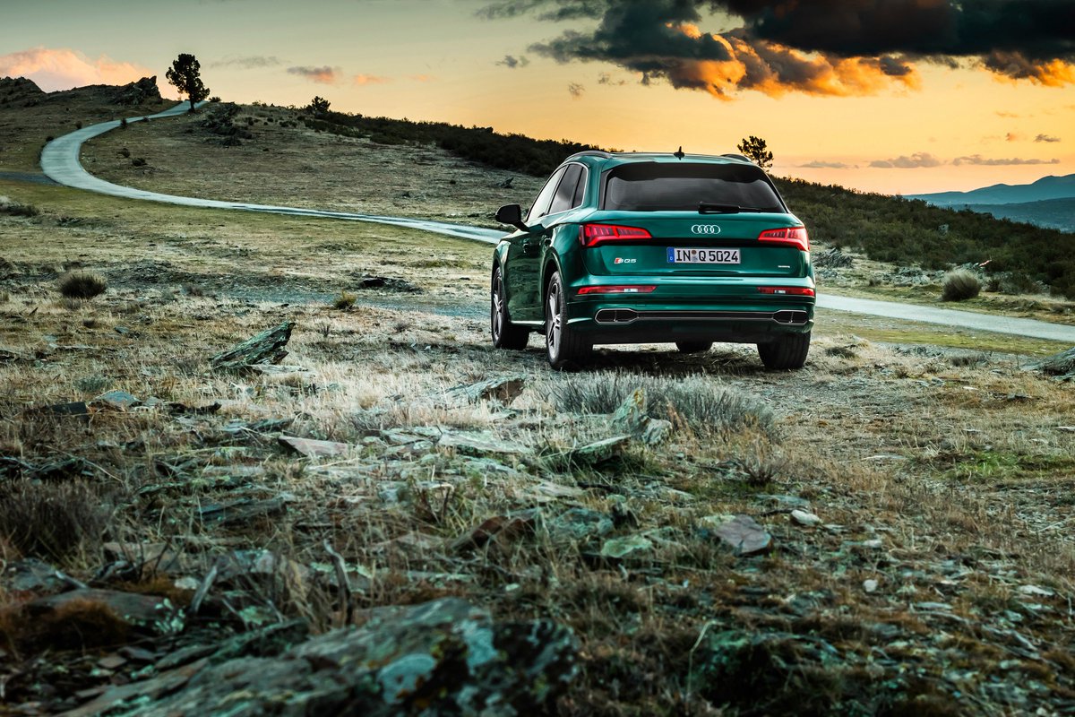 AudiOfficial's tweet photo. Taking a cross country ride, because you can.

#AudiSQ5 https://t.co/oM6J6oW7vO