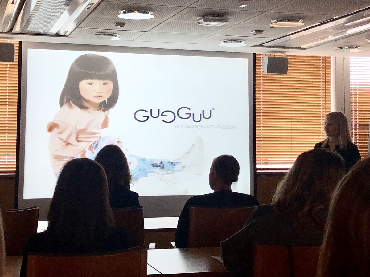 JSarviaho's tweet photo. Oululaisia yrittäjä- ja vaikuttajanaisia tänään @samheikkila vieraana @Nordea_FI Maittavan aamiaisen jälkeen kuulimme mielenkiintoisia rahoitus- ja yritystarinoita @MiikLaine @GugguuKids @minnaaman kertomana. #collaboration https://t.co/qgurxedXe5