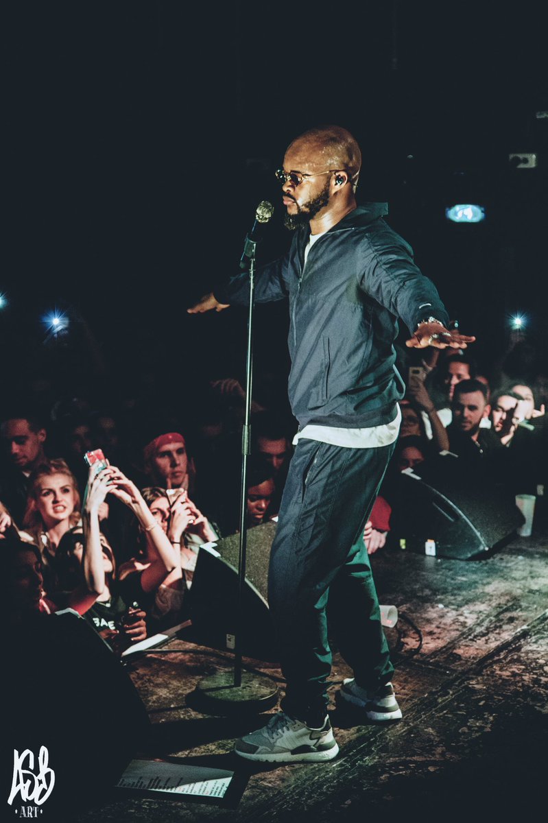 ASB_Art's tweet photo. 16.03.19
Au @NinkasiFR
@DossehLaFamine était présent pour le #VidaLossaTour 🔥🔥
-
S/o @Oumardinho @SPKTAQLR @GoldenEyeMusic @totaalrez
#ASBArt 📸 https://t.co/yfTVoEWm94