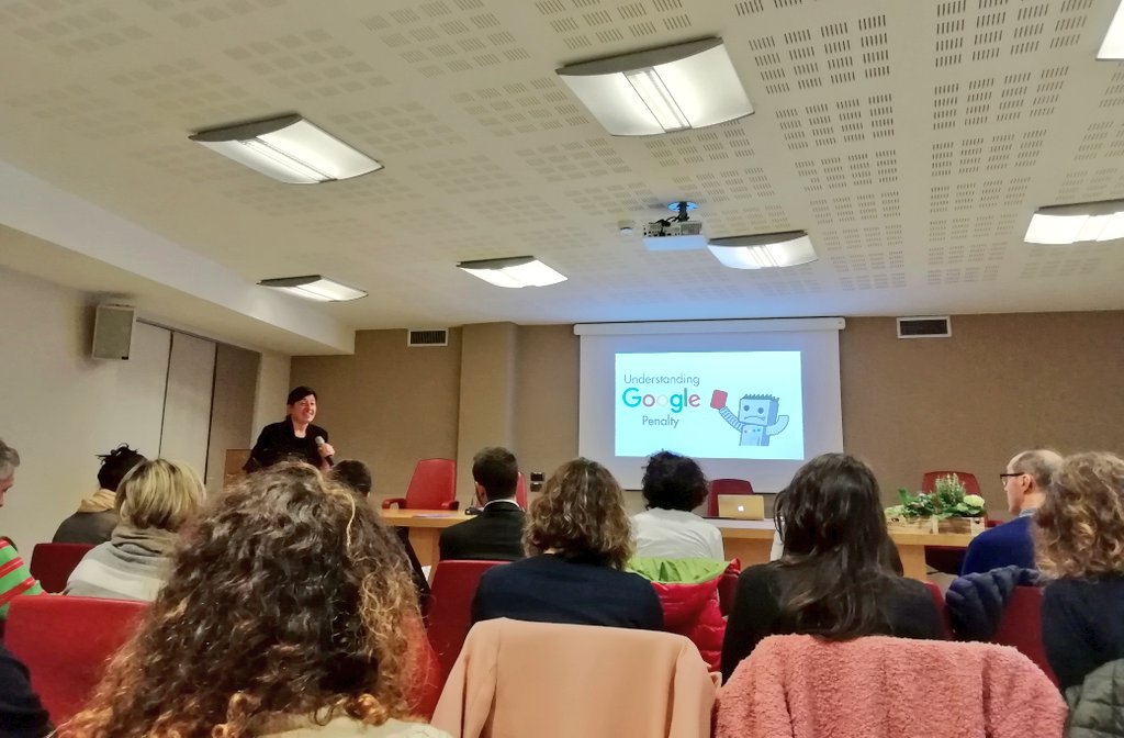 VillaFontanaAgl's tweet photo. Giornata di formazione per operatori turistici organizzata da @langhexperience
Si parla di pubblicazione di contenuti su web e social con Martina Manescalchi di #teamwork #hospitalitydays https://t.co/f4iXIiwTjk