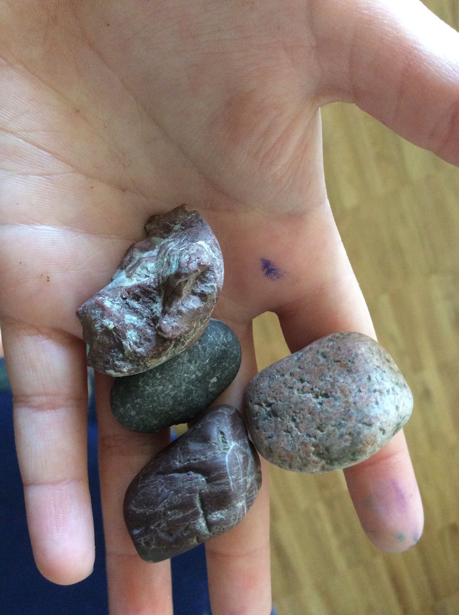 MsKathsClass's tweet photo. Using pebbles to help us be calm @thichnhathanh https://t.co/hHfbiBmY71