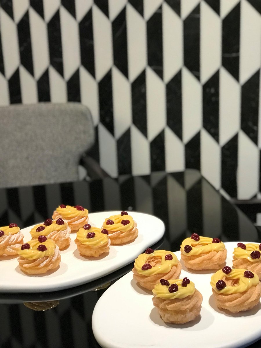 MO_MLN's tweet photo. Today we are celebrating #FathersDay with this delicious typical Italian dessert called 'Zeppole di San Giuseppe'. Come and taste it at our #MandarinBar&Bistrot. https://t.co/2rS2I77Jhr