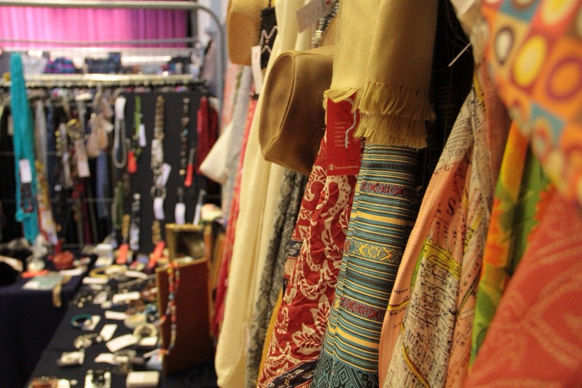 Do you have unwanted items &amp; clothing you’d like to make some money from whilst donating to charity? Bring your new or good-as-new items down to Petersfield Festival Hall on 25th &amp; 26th of March and we’ll sell them for you! Please download our form: buff.ly/2VVIn62