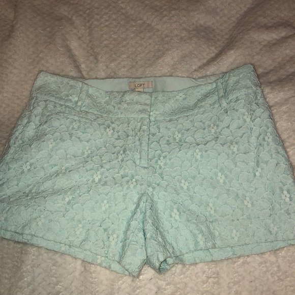 averyklein's tweet photo. So good I had to share! Check out all the items I'm loving on @Poshmarkapp #poshmark #fashion #style #shopmycloset #simplyveraverawang #forever21: https://t.co/YDukMJE6Zo https://t.co/YS16tHuVRS