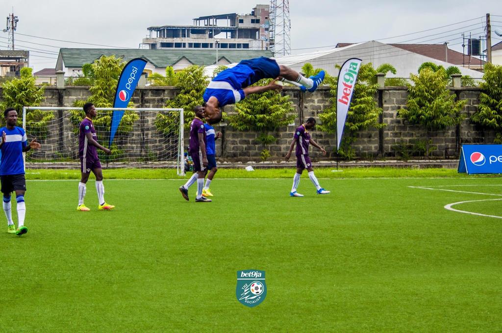 TheRoyalsFC's tweet photo. #TackleTuesday
A TEAM'S dream doesn't become a REALITY through magic, it takes SWEAT, DETERMINATION AND HARD WORK.
Royalties always RISE.
#TheRoyals #BlueArmy #ThePhoenixProgram https://t.co/hlnOjo1lrV