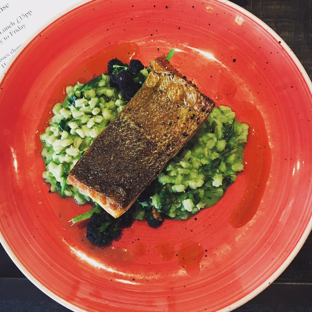 TheSurpriseSW3's tweet photo. This week’s ‘Best of British’Fish @GoodFoodGuideUK #bestpubinchelsea https://t.co/FwE8qcGzcX