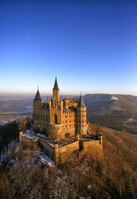 KasteelVrouwtje's tweet photo. Castles in Germany | Hohenzollern Castle. #rezidencia #palads #pal https://t.co/pO7urgpVMc 🏰 #Schloß #castillo #zamek #kasteel #chateau #caisléan #slott #kasztel #dvorac #Kastell #linna #hrad #Burg #grad #gaztelua #castelo #kastély #pilis #kastilyo #замку #castelul #qala https://t.co/1uT1CFkw2K