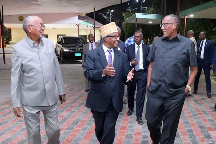 Dalkasomaliland's tweet photo. The President of the Republic of #Somaliland H.E. Muse Bihi had a state dinner with the Eritrean Foreign Affairs Minister, Hon. Osman Saleh &amp; Eritrean Presidential Adviser, Yemane Gebreab.

#Somaliland #Eritrea #Eritrean #SomalilandEritrea https://t.co/x4WGYKYbbZ