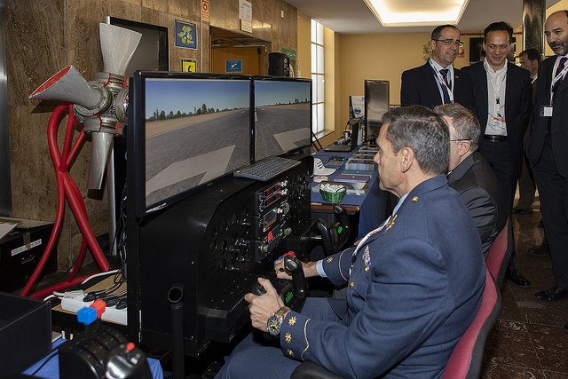 La_UPM's tweet photo. Ya puedes ver todas las fotos de #MASM19 en el Flickr de @La_UPM https://t.co/R3ouLDsyAk @aeroespacialUPM @AirSimMeeting @IVAOES @AeroculturaES @Airbus @XPlaneOfficial @cineticplusTCP @AerosoftGmbH @AirpullAviation https://t.co/Zw1vnHPBLZ