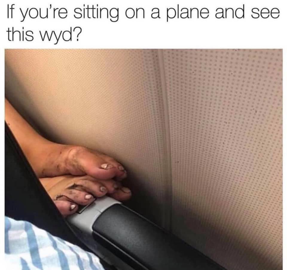 BruceLean15's tweet photo. Imma politely lift the arm rest, apparently them mfs need some space, time alone, and a “square” 🚬 https://t.co/dKCqmI6fnt