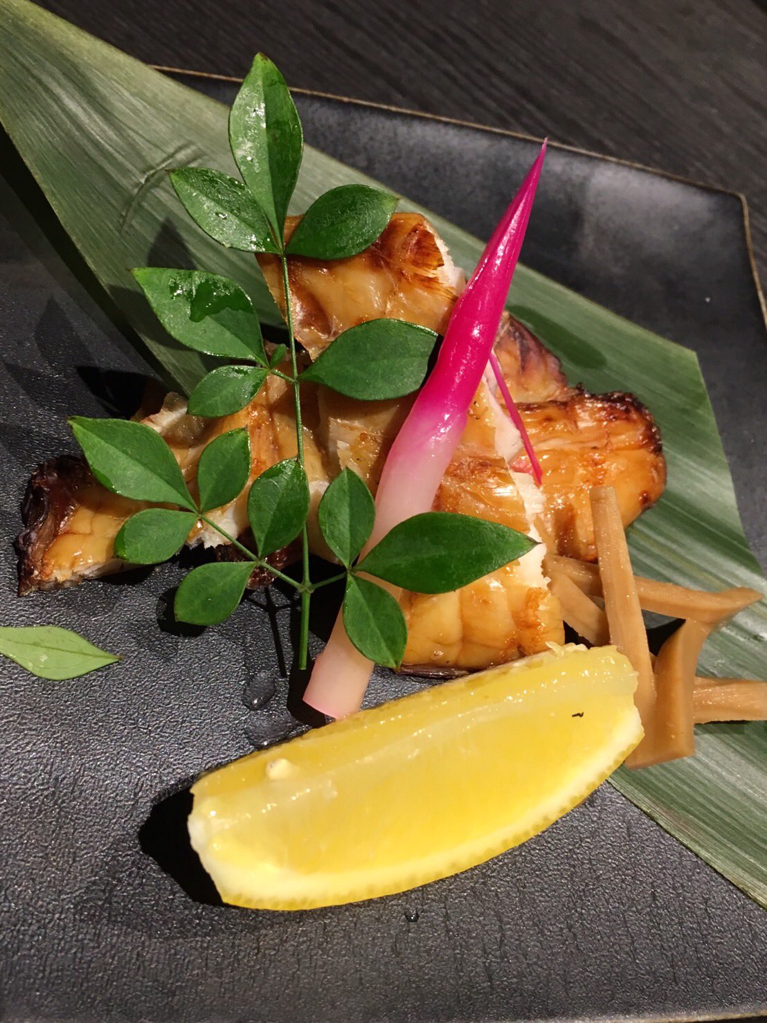 海鮮串揚げまかまか 栄住吉店 本日も海鮮串揚げまかまか営業中です 豊浜屋から仕入れたふぐの干物を焼きとフライの2種類で提供しております 定番の焼きとはまた一味違うフライも是非ご賞味ください 豊浜屋 変な魚おじさん ふぐ 居酒屋 名古屋 栄