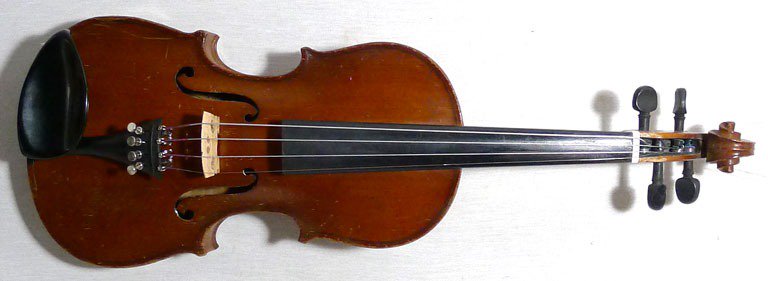 We have a selection of smaller violins, like this one. instrumentspast.co.uk/instruments/CV…