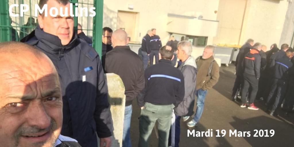 SyndFoJustice's tweet photo. 🔥 Le #SNPFO félicite l'ensemble des personnels mobilisés ce matin devant les établissements et encourage à la poursuite du mouvement ! #FoResister #FoRienLacher ! https://t.co/cBMZsvZ9vS