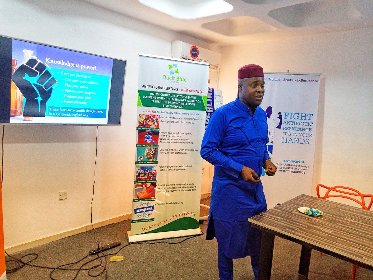 Ducit_Blue's tweet photo. Day 2: Started with a recap of day 1.
First session begins with Dr Princewill Nwajiobi, Consultant Medical Microbiologist, from @NatHospital_ABJ facilitating a session on Antimicrobial Stewardship.
#DataForAMR
#DucitBlueSolutions
#DataLeadAfrica https://t.co/NTCqBXOt3k