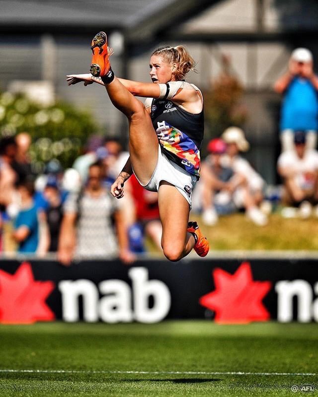In light of <a href="/7AFL/">7AFL</a> removing this image (it was attracting mixed comments), I would like to invite anyone who supports women’s sports - at any level - to post this photo. What a disgrace it can’t just say “there’s an athlete” <a href="/aflwomens/">AFL Women's</a>