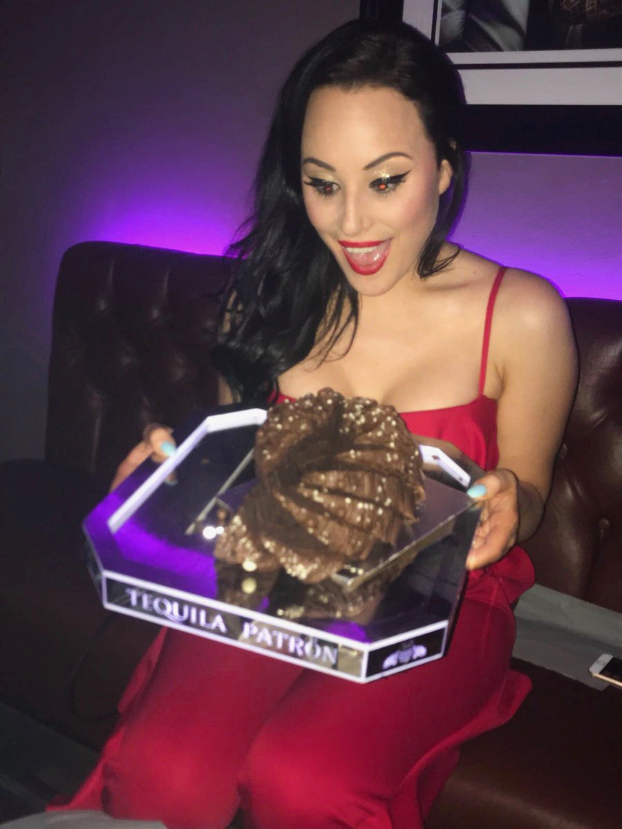 CharlottDevaney's tweet photo. Happy Birthday to meeee π€ͺππ https://t.co/skh84ilBVF