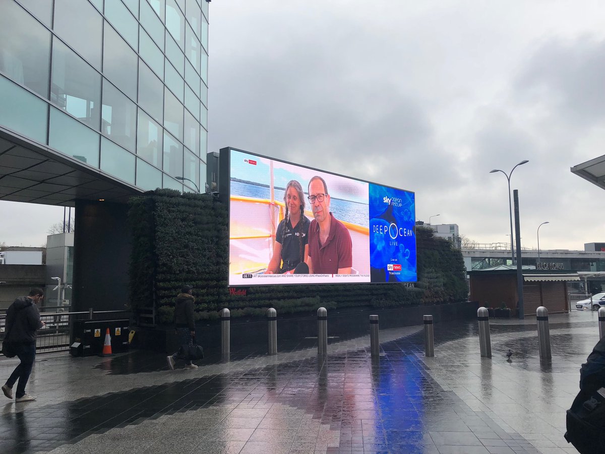 lordlotty's tweet photo. Watching #DeepOceanLive ⁦@westfieldlondon⁩ shopping centre on a rainy Tuesday morning.  Brilliant! Well done ⁦@nektonmission⁩ and ⁦@OliverSteeds⁩ for raising awareness about the deep ocean ⁦@IMarEST⁩ is a proud supporter! https://t.co/uV1aEezbTi