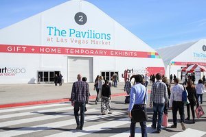 RetailInsider_'s tweet photo. Toronto-Based ‘StyleDemocracy’ Expands Warehouse Sale Events into the United States 🇨🇦🛍️🇺🇸 https://t.co/JkloKCWdjv @StyleDemocracy @ted_baker #RetailInside #retail #internationalexpansion #usexpansion #warehousesale #shoppingevent #lasvegasevent https://t.co/l2uumfPCOS