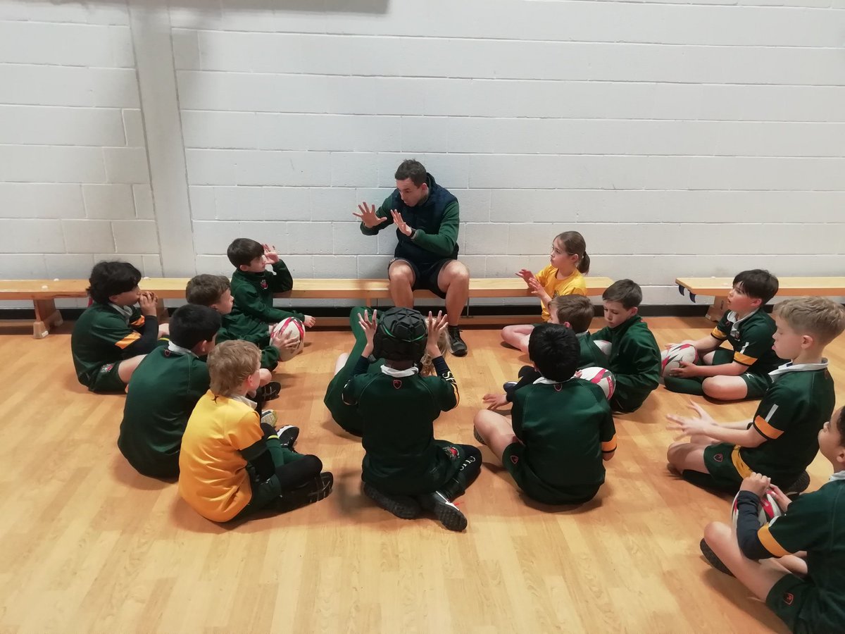 Year 4 rugby club took advantage of the wet weather last night and used indoor games to work on their catch and pass #catchinginshape #coreskills #pathway